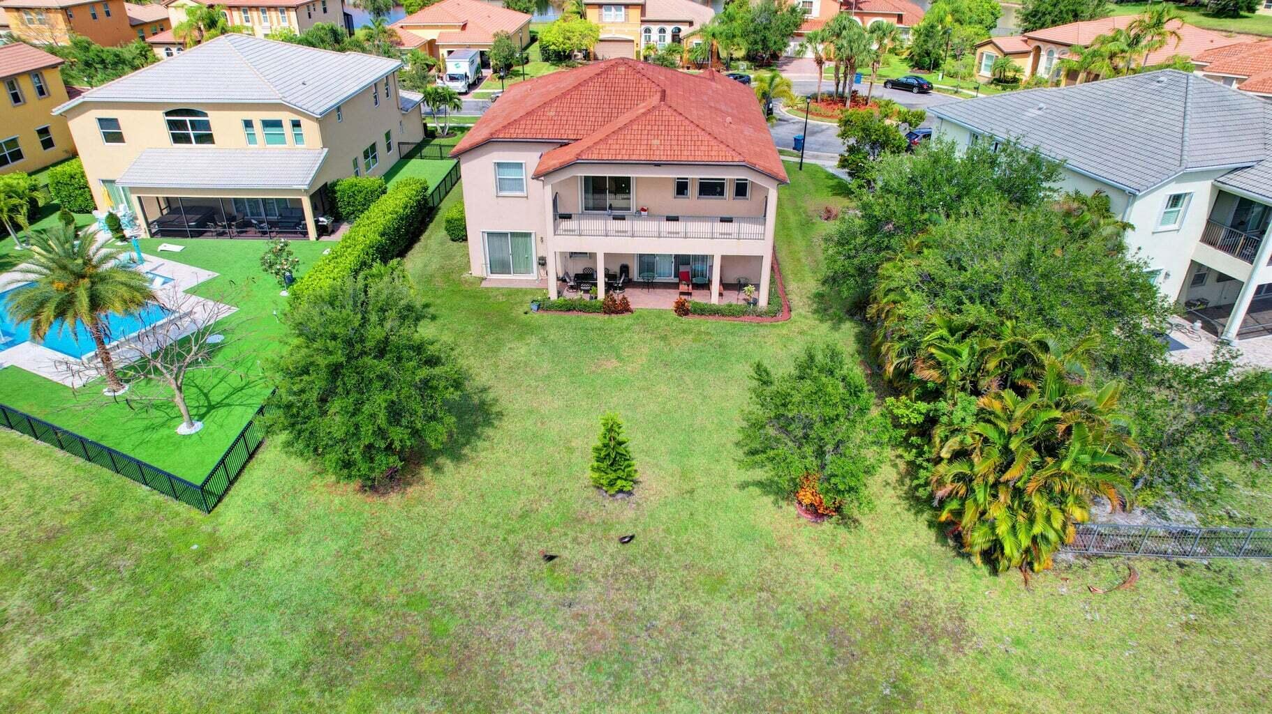 Photo 4 of home located at 2542 Vicara Court, Royal Palm Beach FL