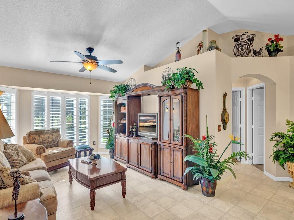 Photo 18 of home located at 1626 SE North Blackwell Drive, Port St Lucie FL