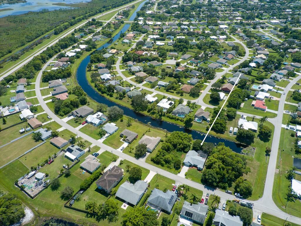 Photo 31 of home located at 1626 SE North Blackwell Drive, Port St Lucie FL
