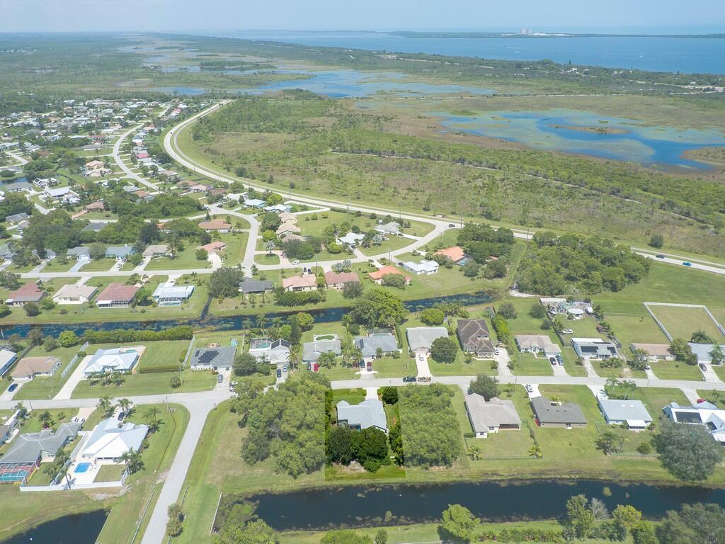 Photo 34 of home located at 1626 SE North Blackwell Drive, Port St Lucie FL