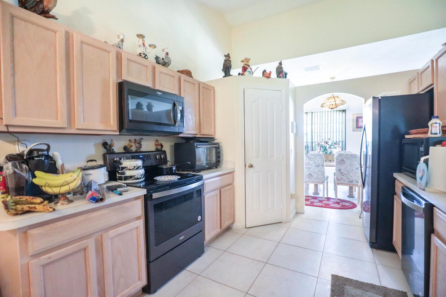 Photo 10 of home located at 621 SW Sarazen Avenue, Port St Lucie FL