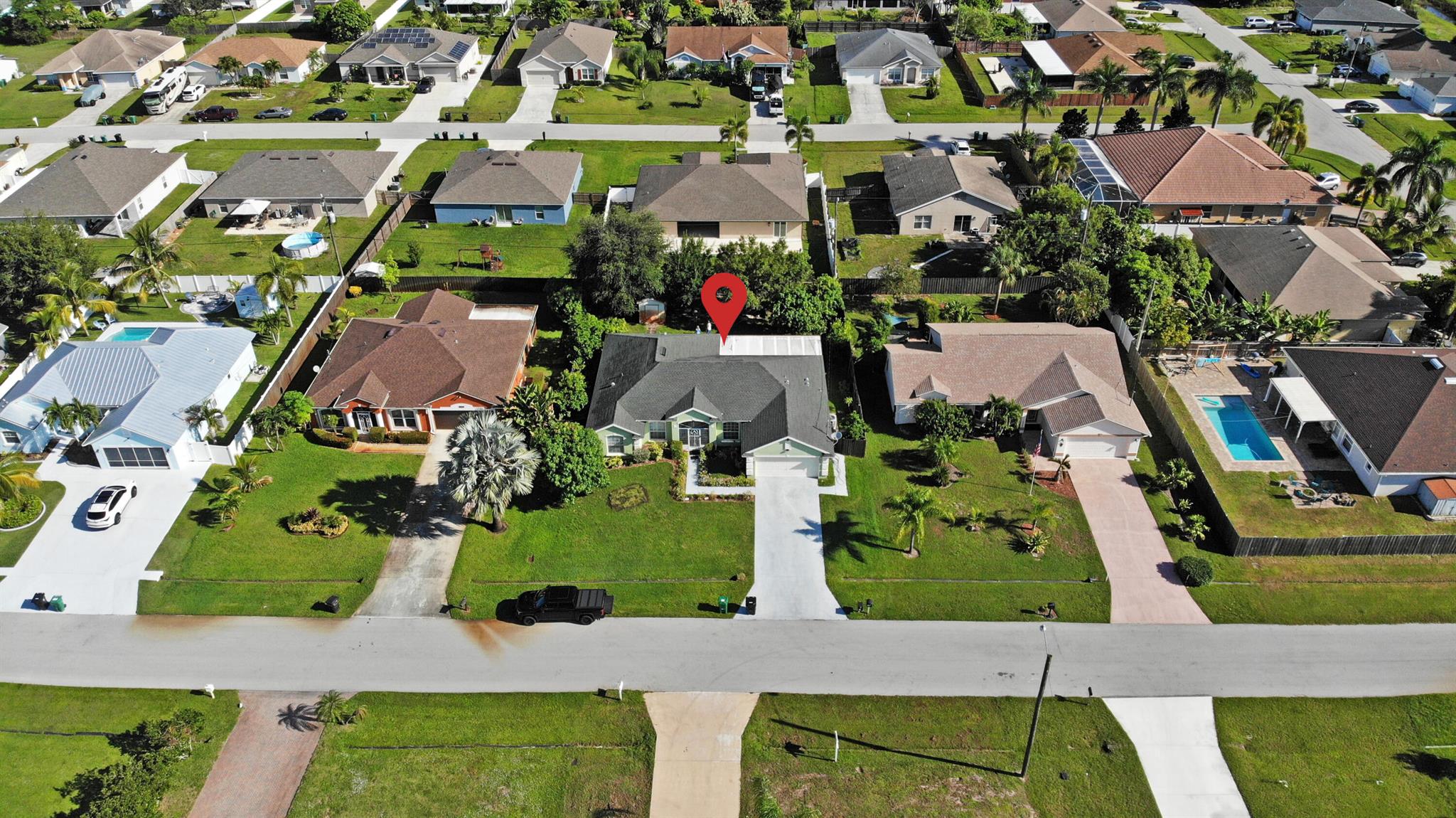 Photo 2 of home located at 621 SW Sarazen Avenue, Port St Lucie FL
