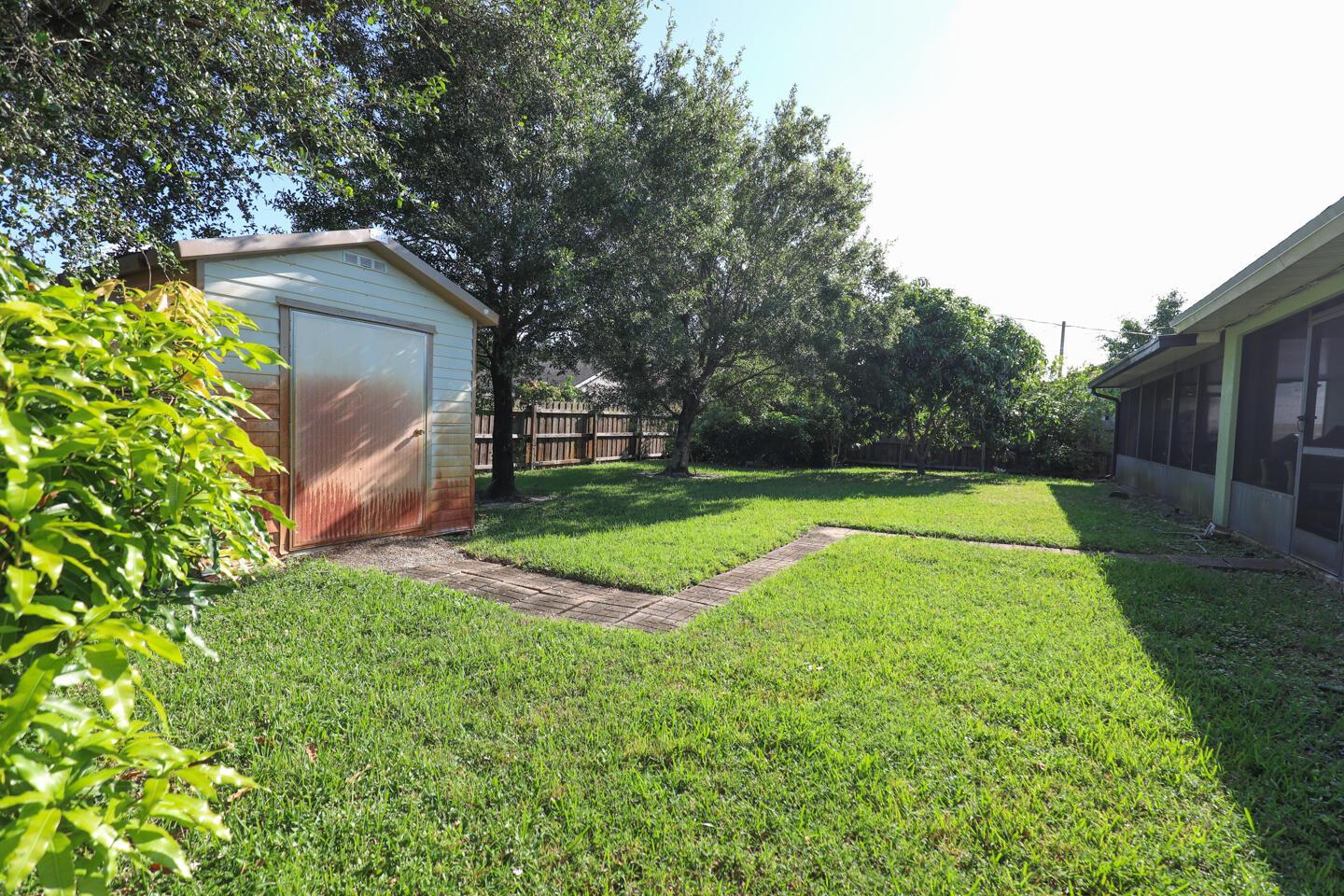 Photo 30 of home located at 621 SW Sarazen Avenue, Port St Lucie FL