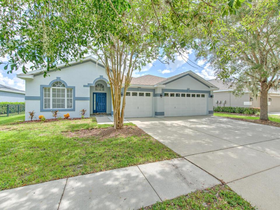16210 Bridgepark Drive, Lithia, FL 33547