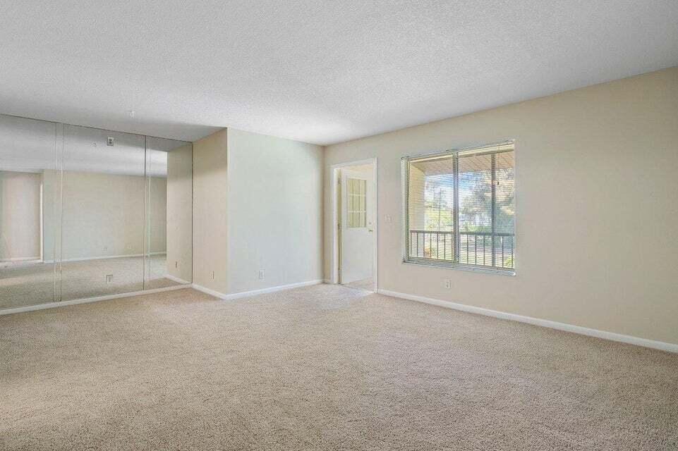 Photo 2 of Pine Ridge At Haverhill C Apt C2 in West Palm Beach - MLS R10920402