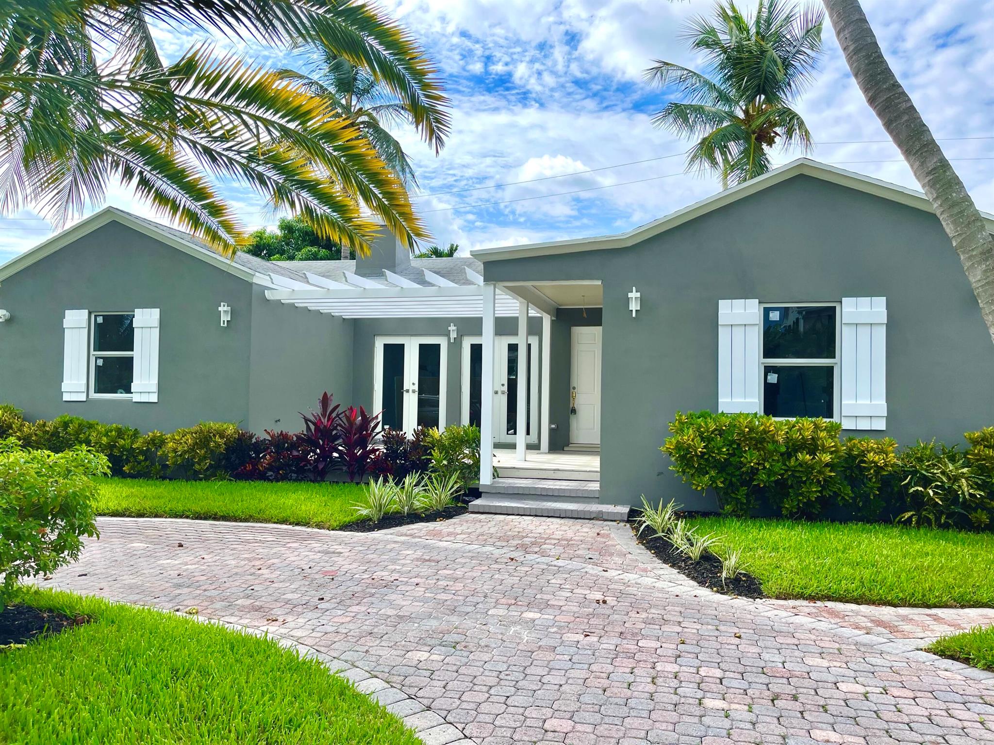 326 Monceaux Road, West Palm Beach, FL 33405