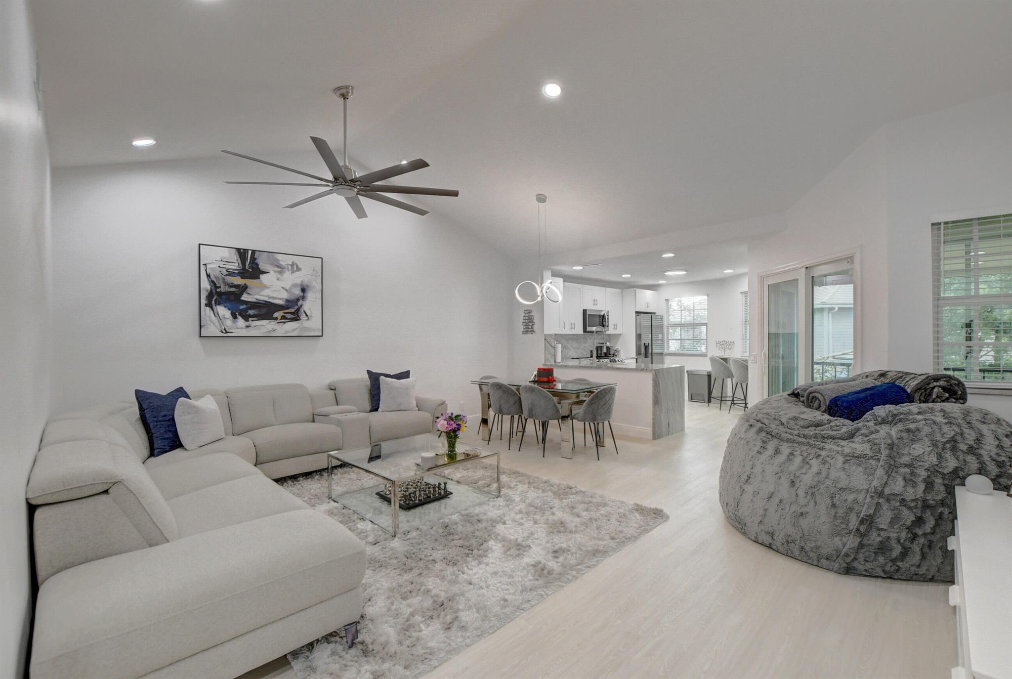 6553 Via Regina, Boca Raton, FL 33433