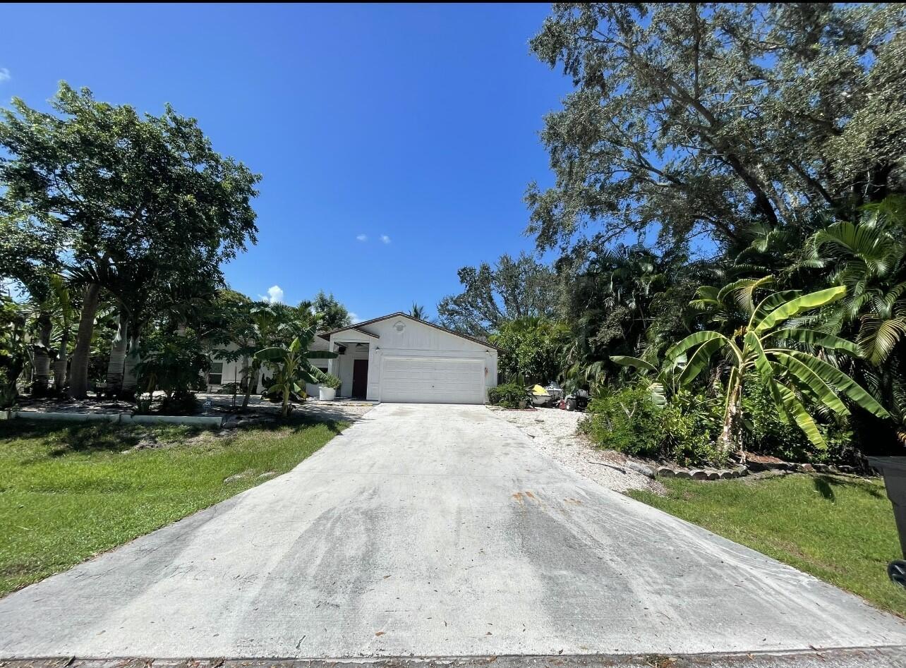 885 SW Andrew Road, Port St Lucie, FL 34953