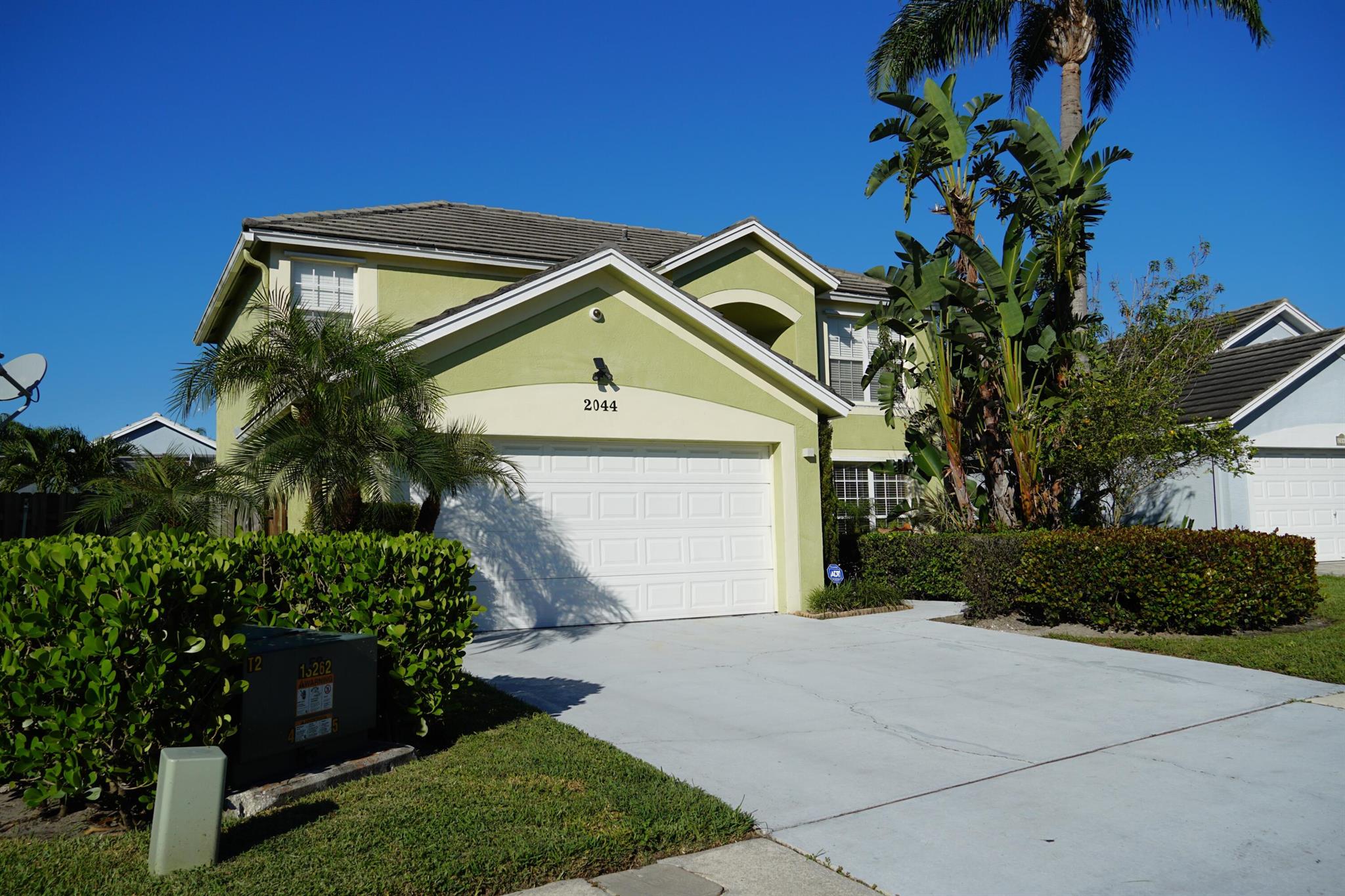Photo 1 of 2044 Normandy Circle in West Palm Beach - MLS R10927256