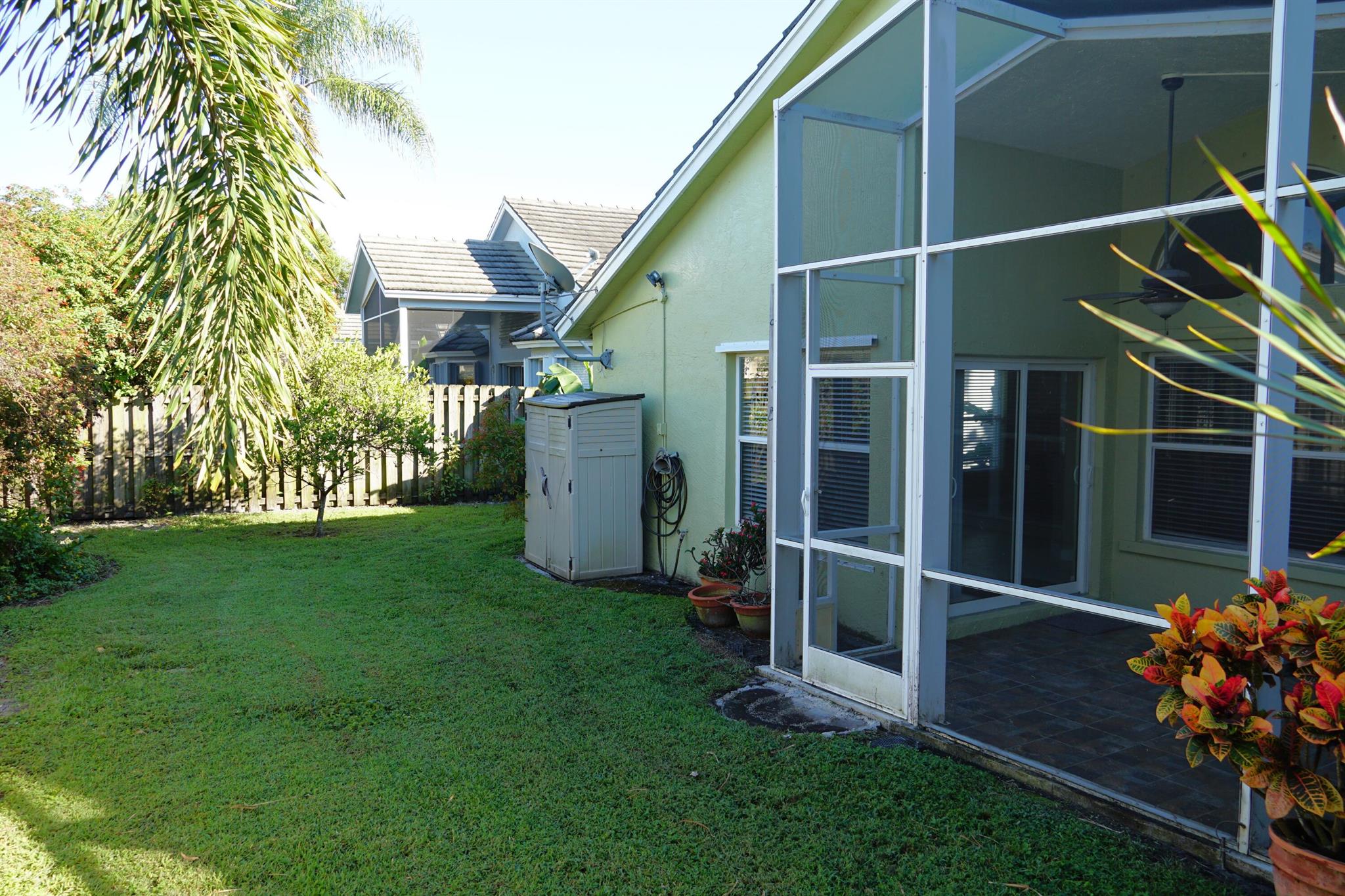 Photo 27 of 2044 Normandy Circle in West Palm Beach - MLS R10927256