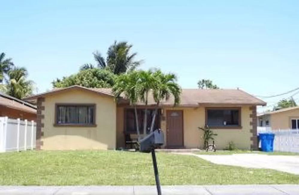 5101 SW 24th Street, Hollywood, FL 