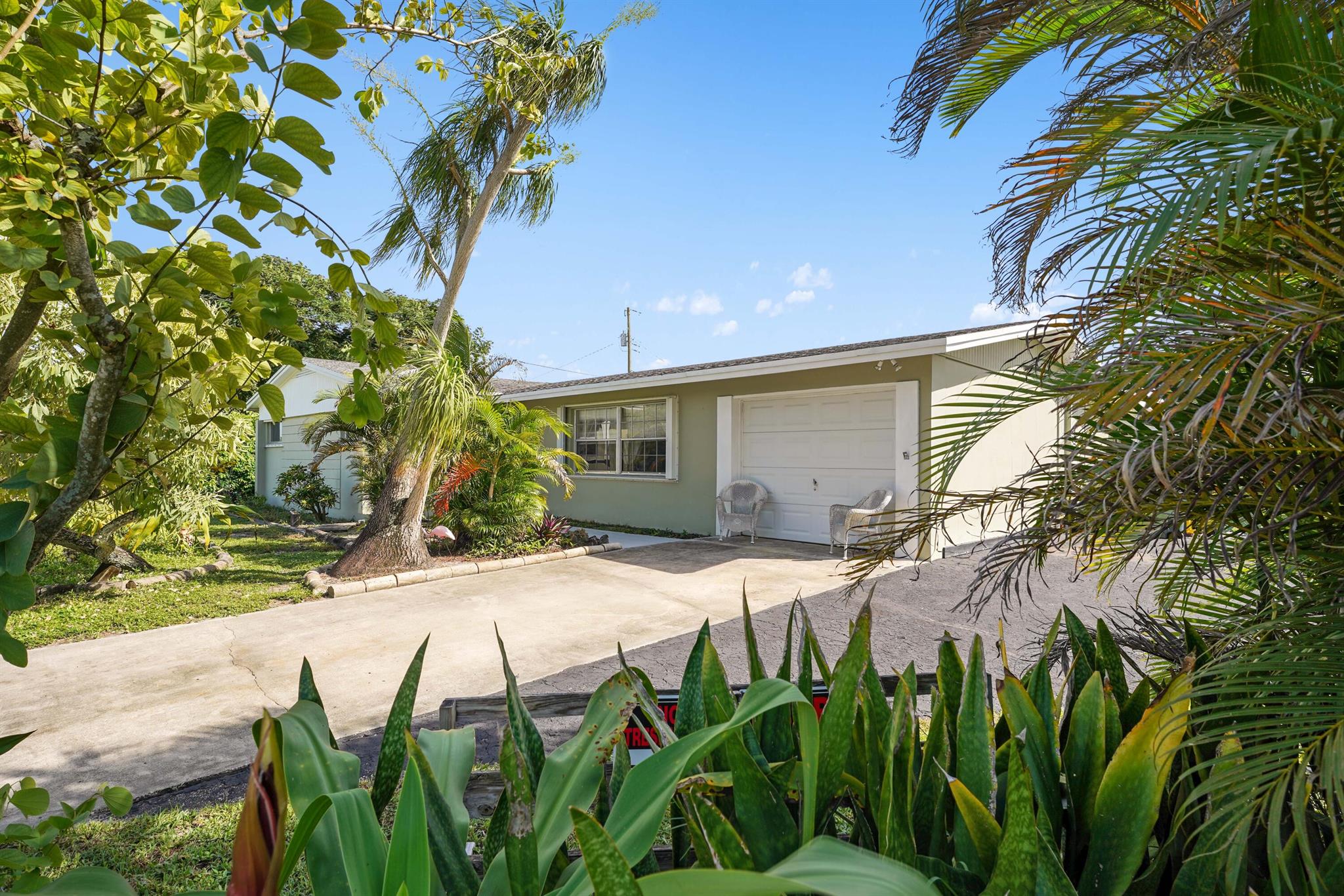 Photo 1 of 3482 Collin Drive in West Palm Beach - MLS R10928961