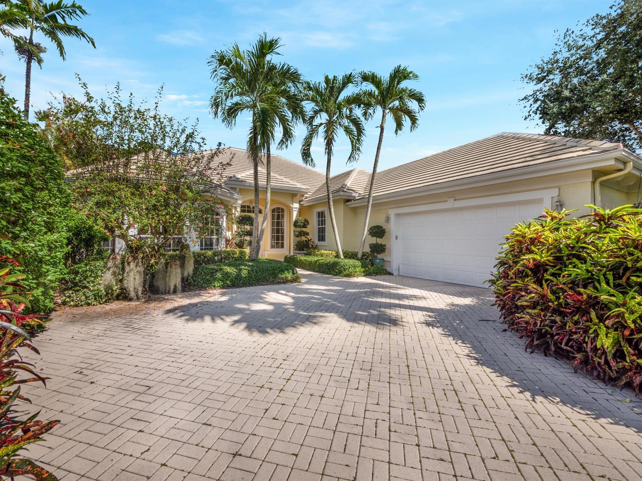 122 Chasewood Circle, Palm Beach Gardens, FL 33418