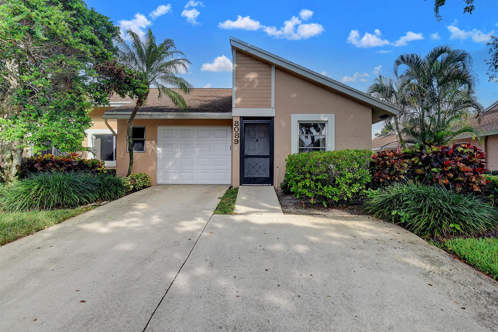 8089 Springtree Road, Boca Raton, FL 