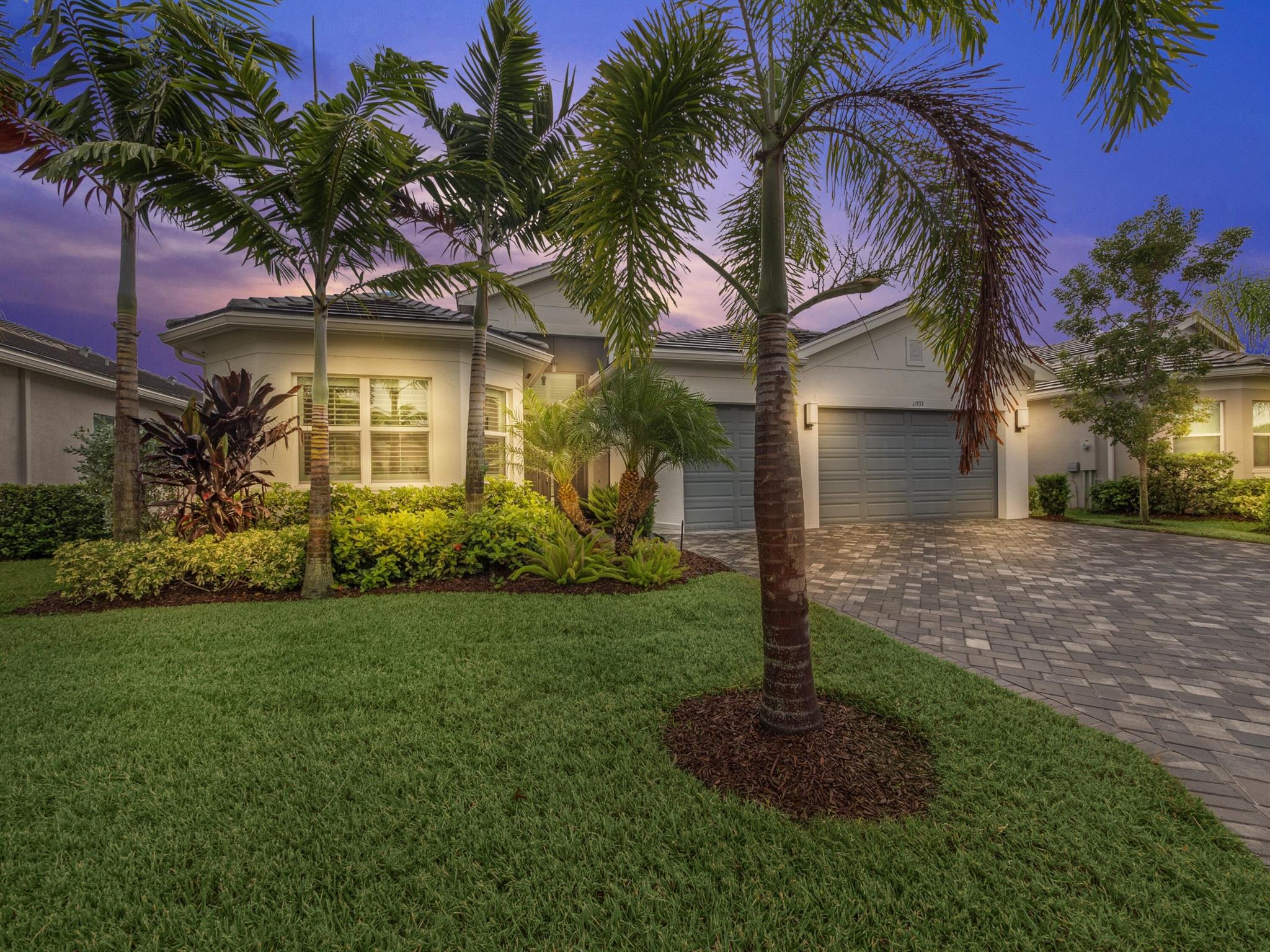 11933 SW Hunter Hill Avenue, Port St Lucie, FL 