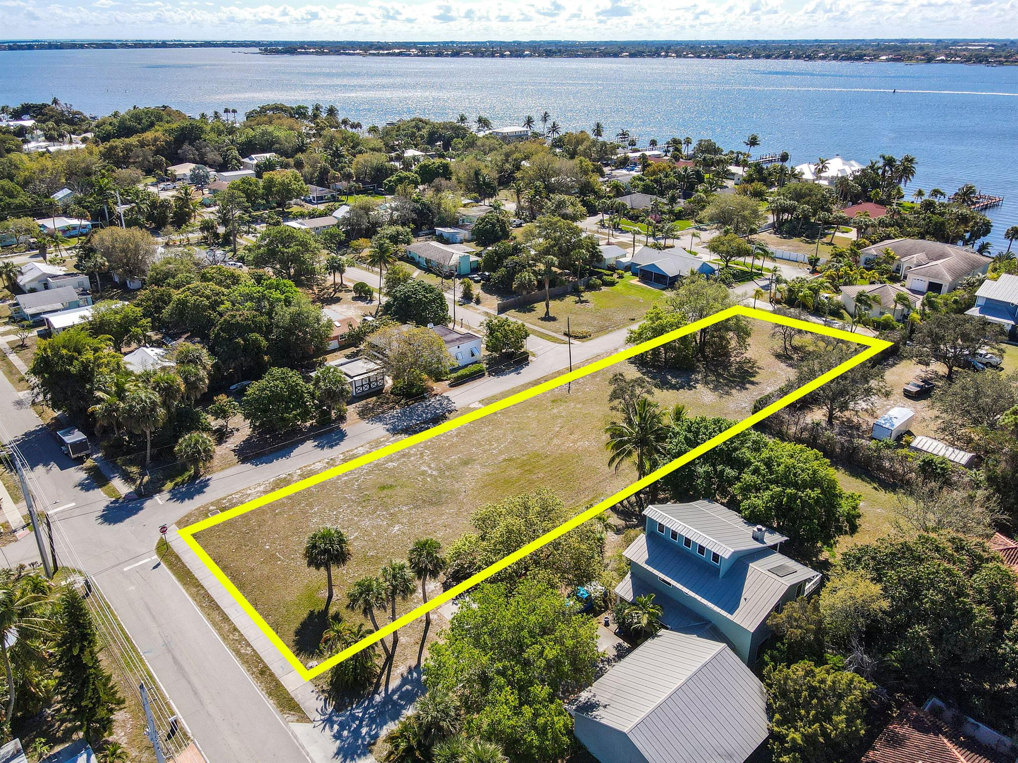 906 NE Sumner Avenue