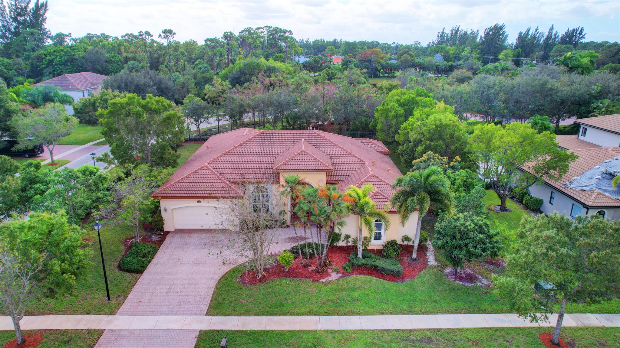 8123 Woodslanding Trail, West Palm Beach, FL 