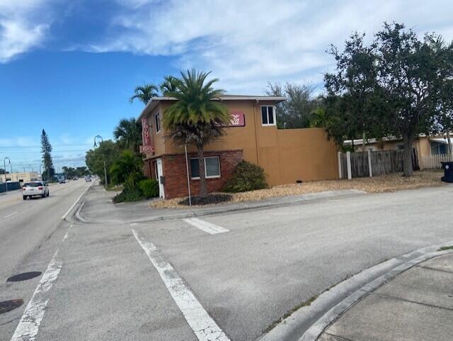 1704 N Dixie Highway 1, Lake Worth Beach, FL 33460