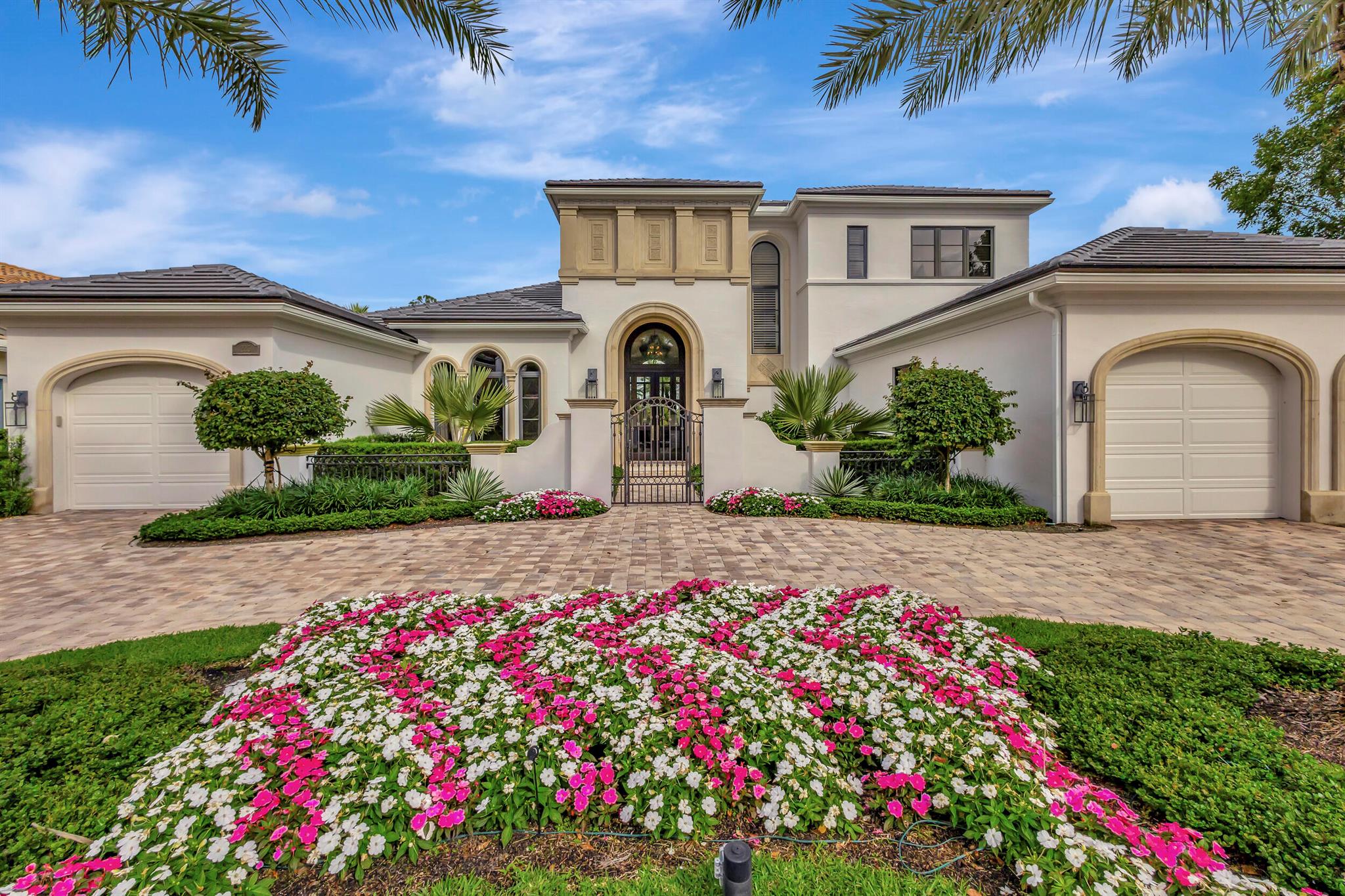 223 Via Palacio, Palm Beach Gardens, FL 33418