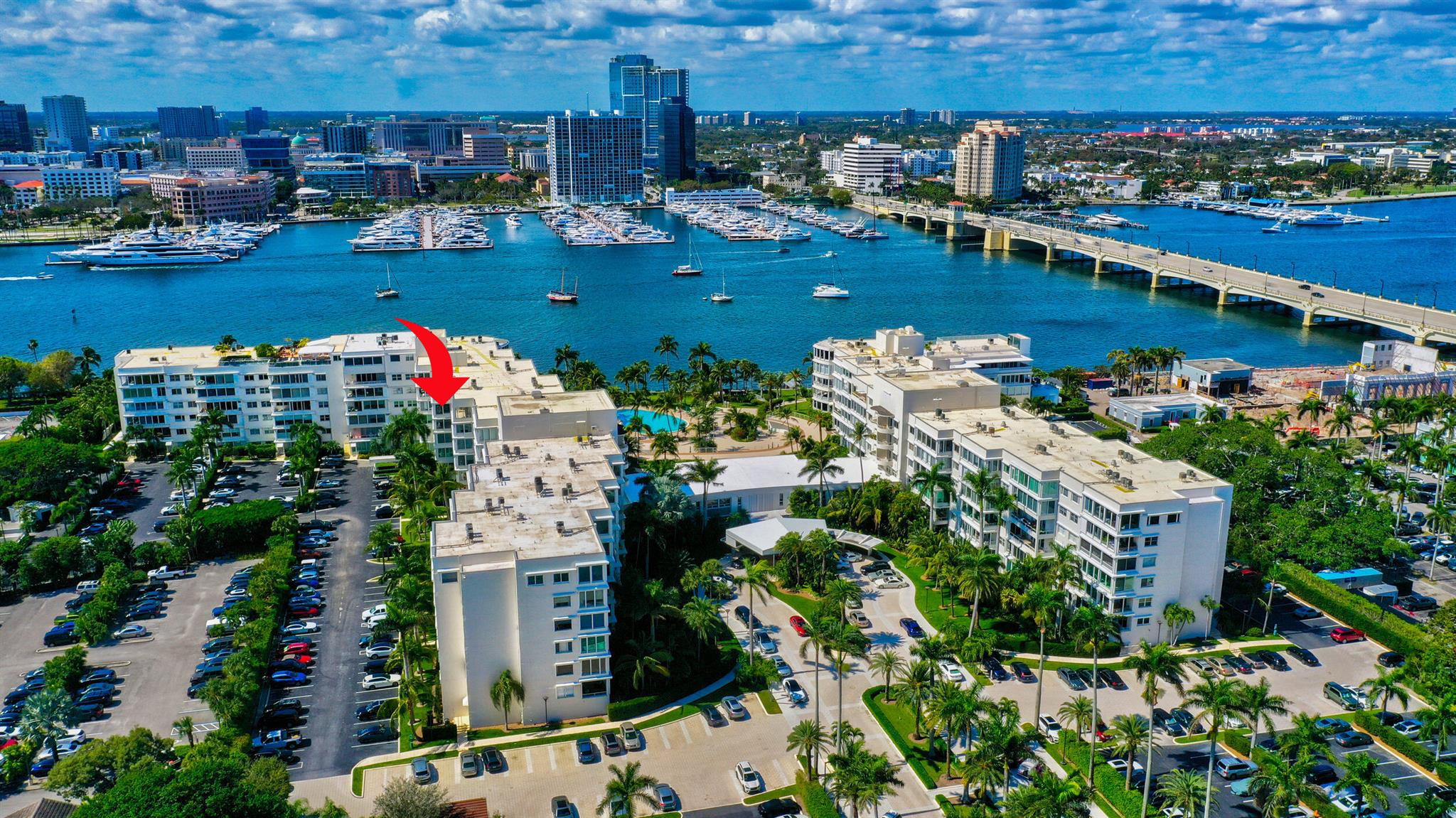 44 Cocoanut Row 526b Photo