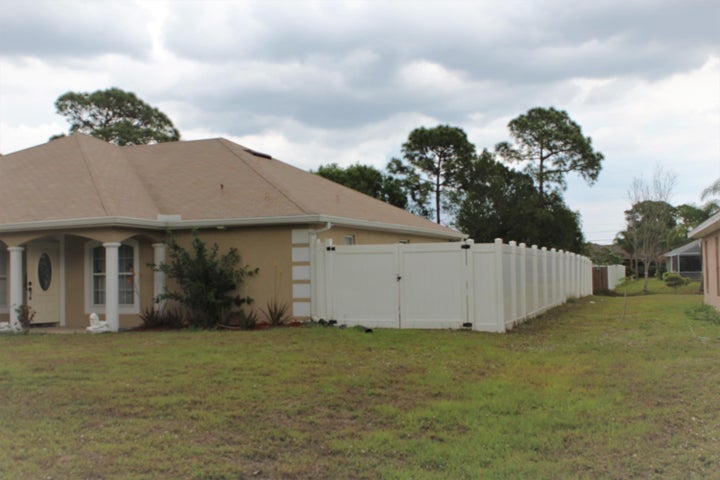 1149 SE Sandia Drive, Port Saint Lucie, FL 34983