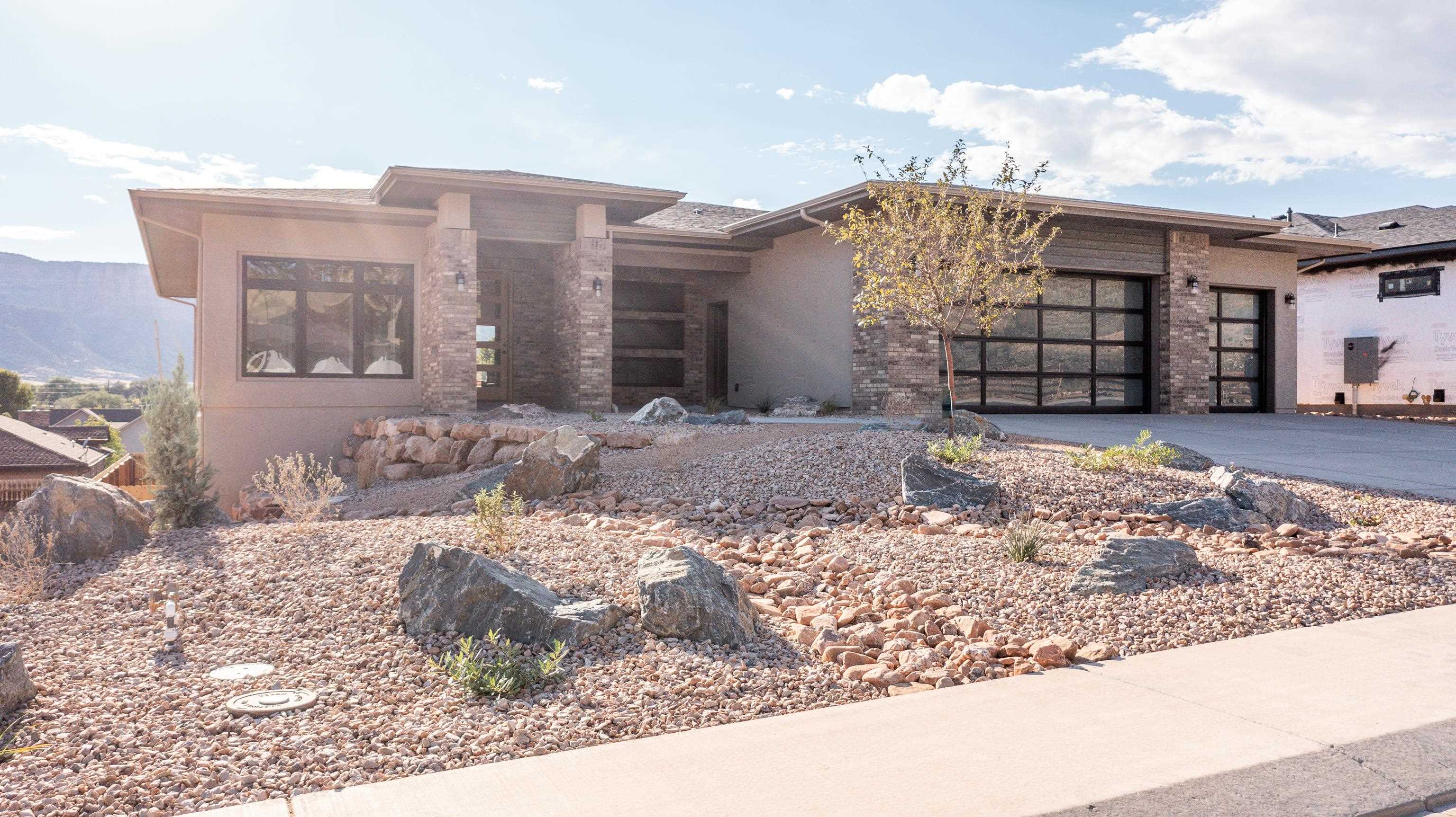 445  Renaissance Court