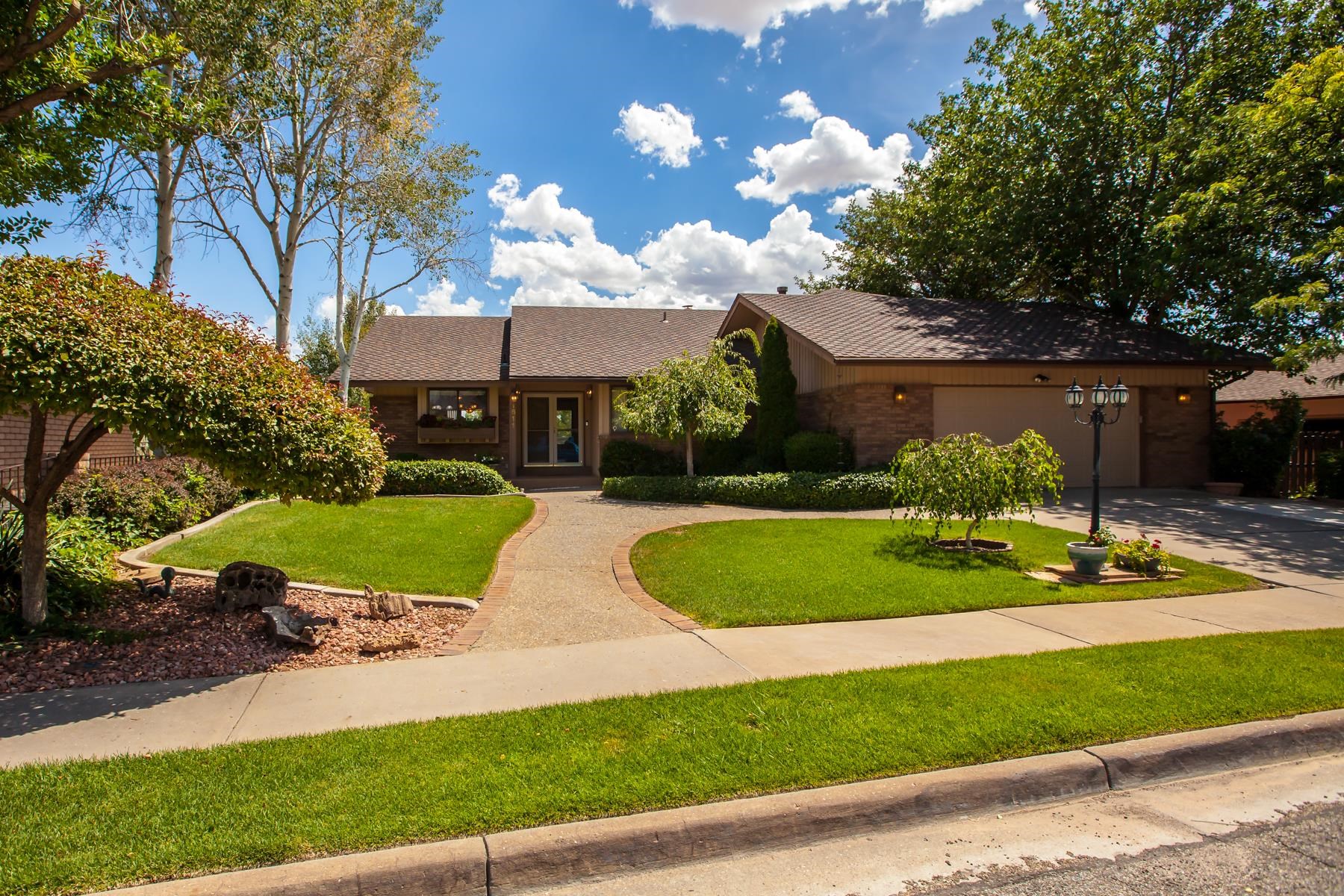 1611  Crest View Court
