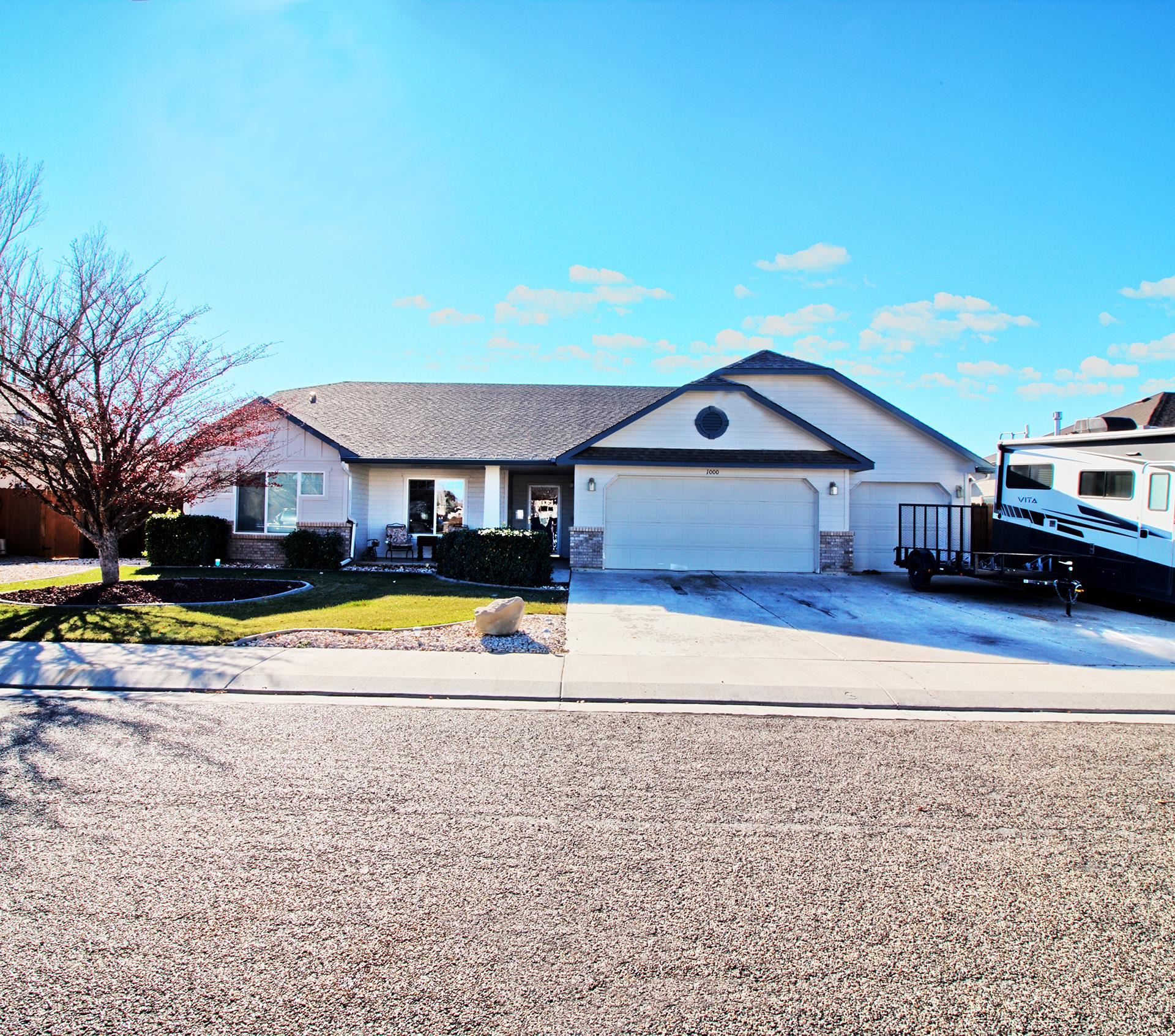1000  Cliffrose Avenue