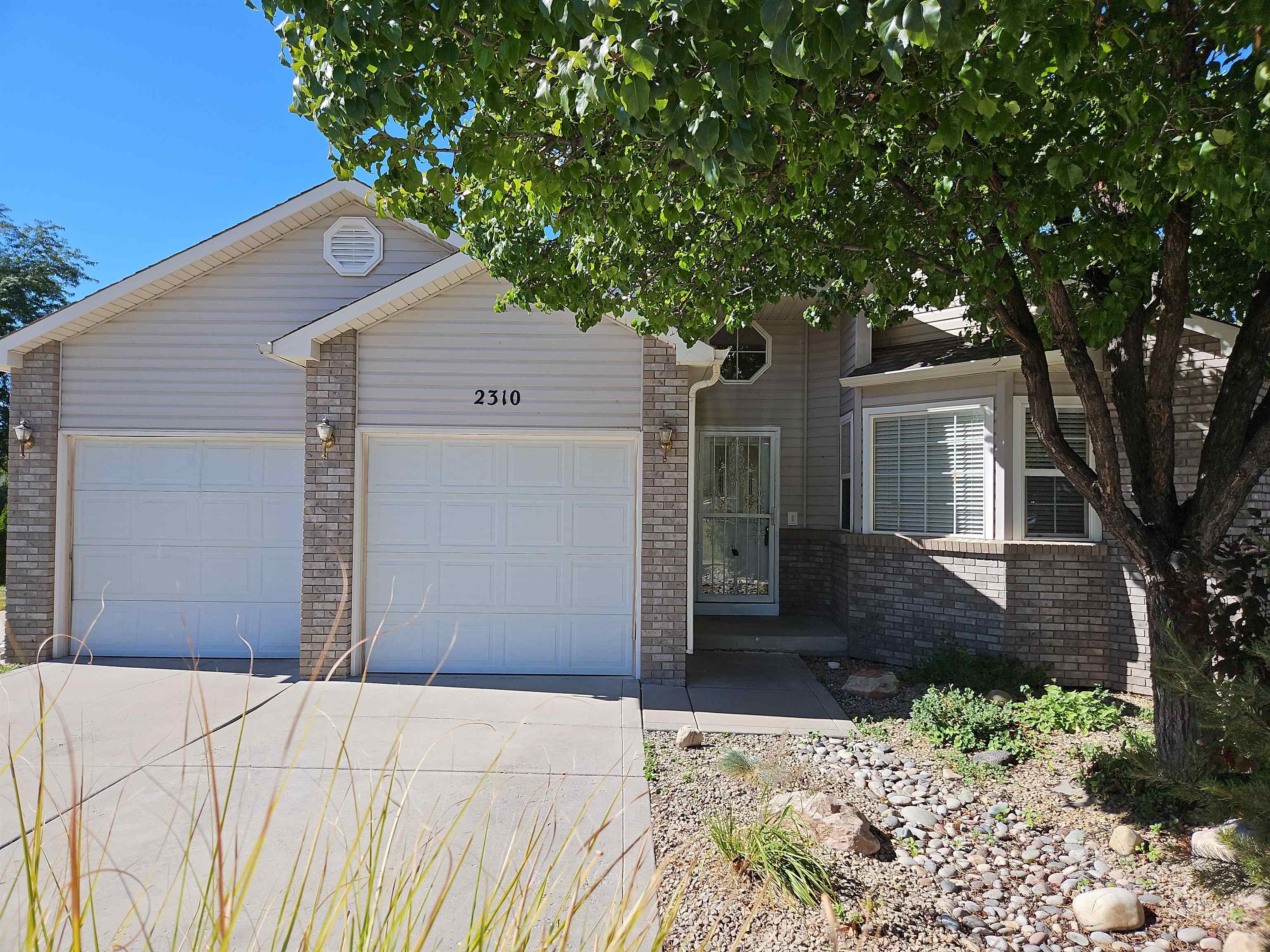 Perfect lock and leave! This well maintained home is tucked back in a quiet corner and backs up to the beautiful Spring Valley Park, accessible right from your back patio/sunroom.  Open concept with sit up bar, combo living/dining room and sun room to soak in morning sun, looking over the park.    You will love the lock and leave low maintenance exterior where the HOA takes care of mowing the front yard and common area maintenance. Newer hot water heater and fresh interior paint.  Very easy to show.