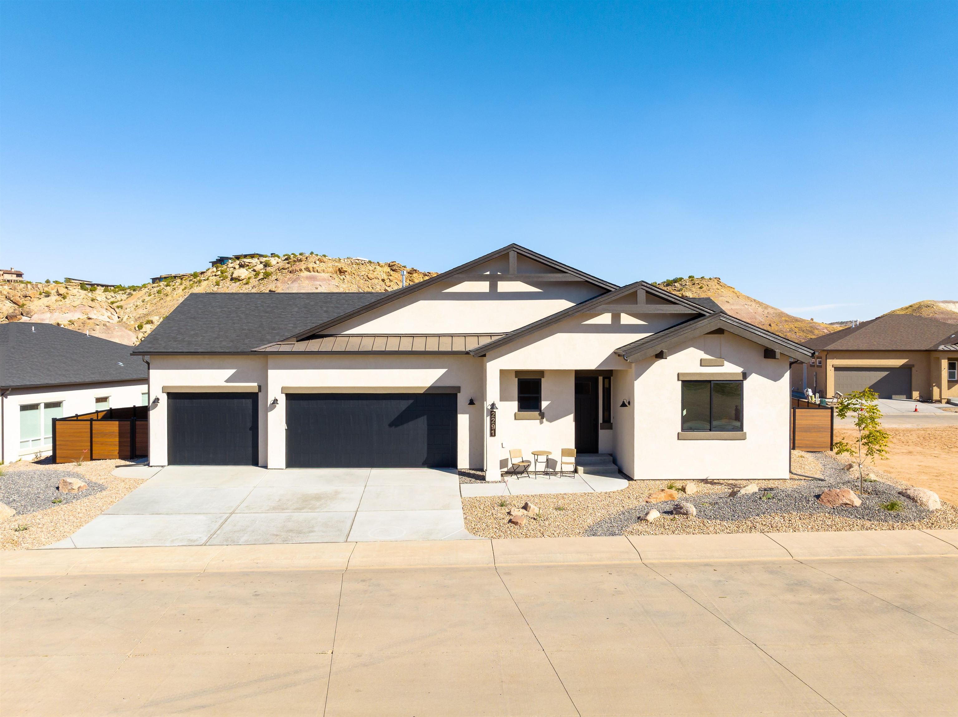 Gorgeous views, beautiful finishes, completely landscaped and fully fenced!  This Parade of Homes stunner is available NOW!  High desert luxury living coupled with close proximity to biking, hiking and golf.  Book your private showing today!