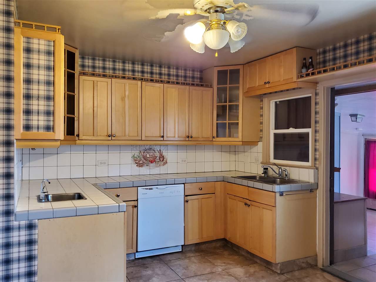Grand Junction, CO 81501,853 White Avenue