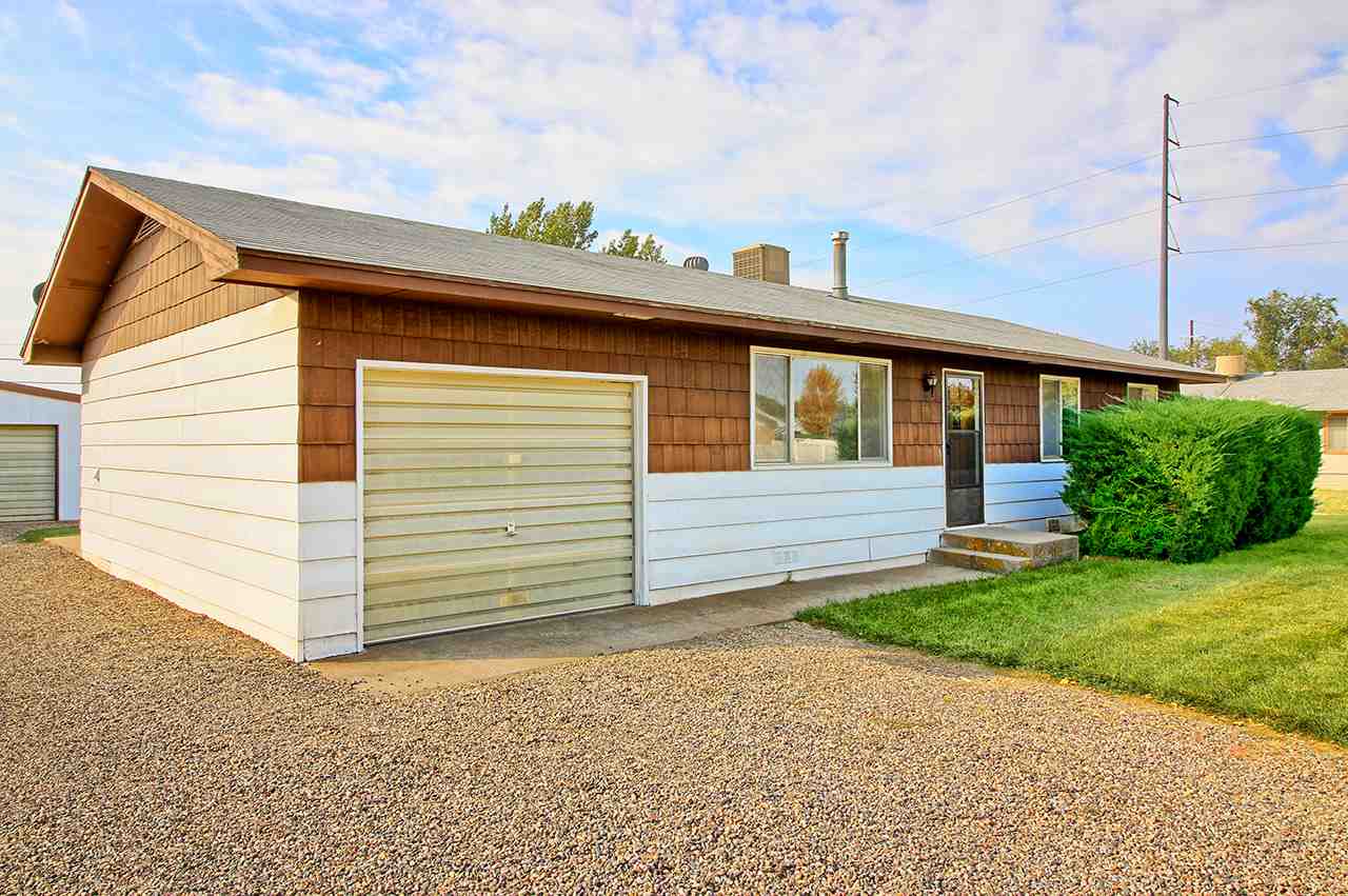 Clifton, CO 81520,3303 Winesap Lane