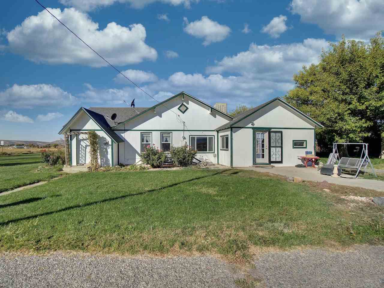 1290 Q Road, Loma, CO 81524