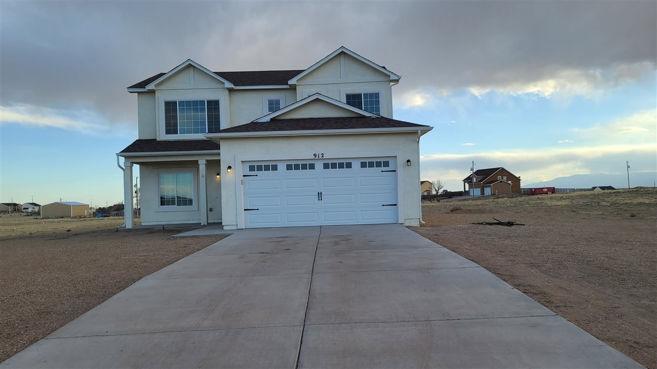 912 E Sandusky Drive, Pueblo, CO 81007
