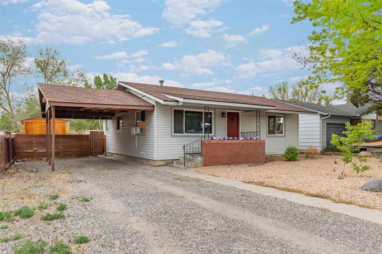 933 S 12th Street, Montrose, CO 81401