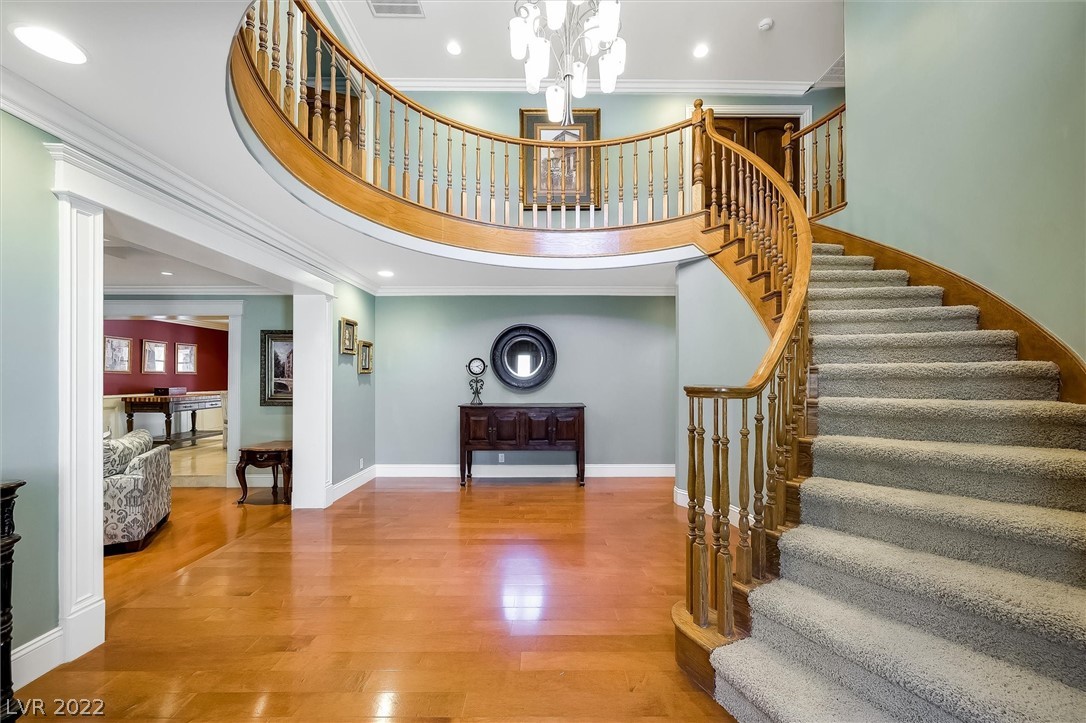 Dramatic winding staircase, Perfect for pictures.