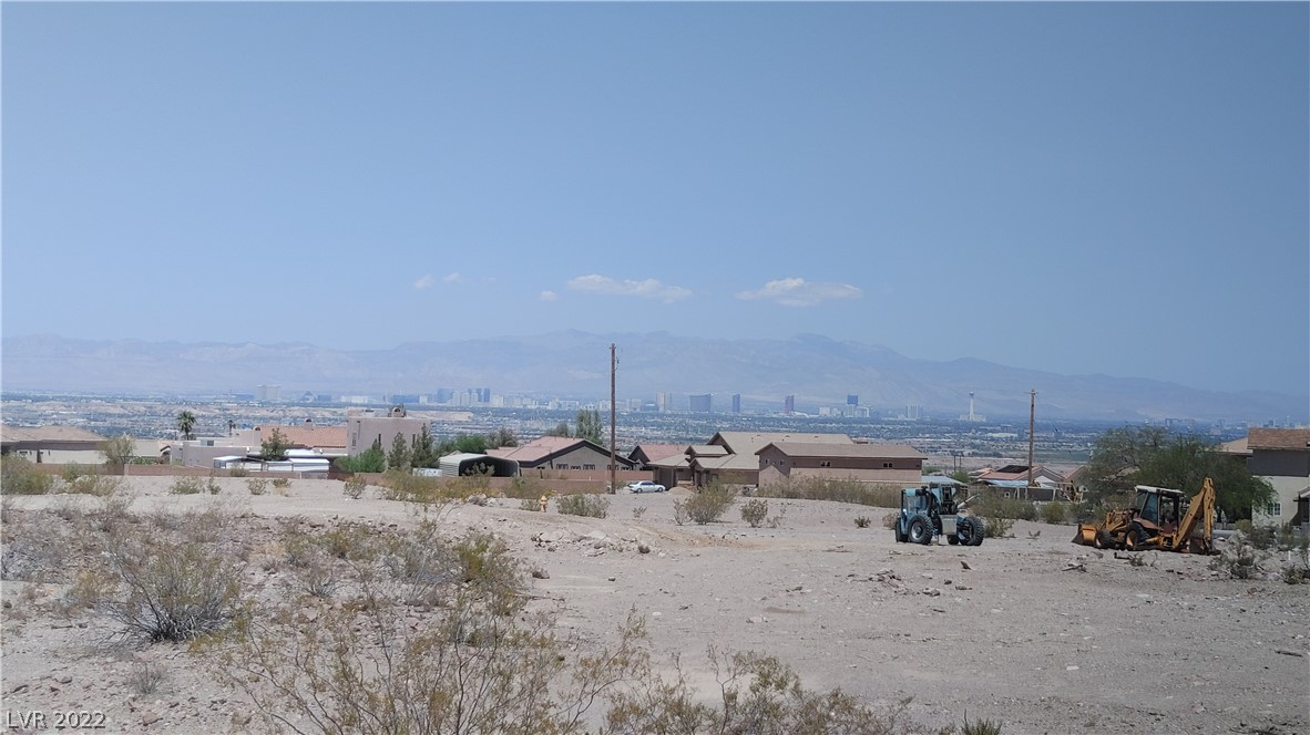 Looking Northwest. Sweeping views of the Valley and The Strip