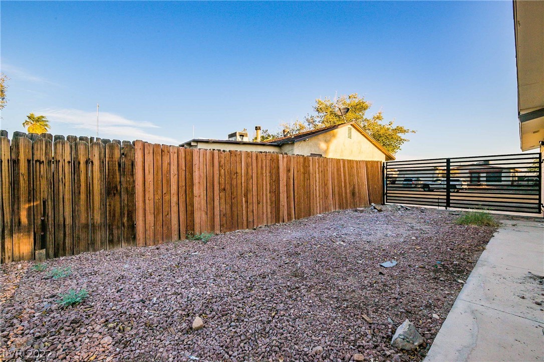 414 Scenic Drive, Henderson, Nevada 89002, 3 Bedrooms Bedrooms, 7 Rooms Rooms,2 BathroomsBathrooms,Residential,For Sale,414 Scenic Drive,2426653