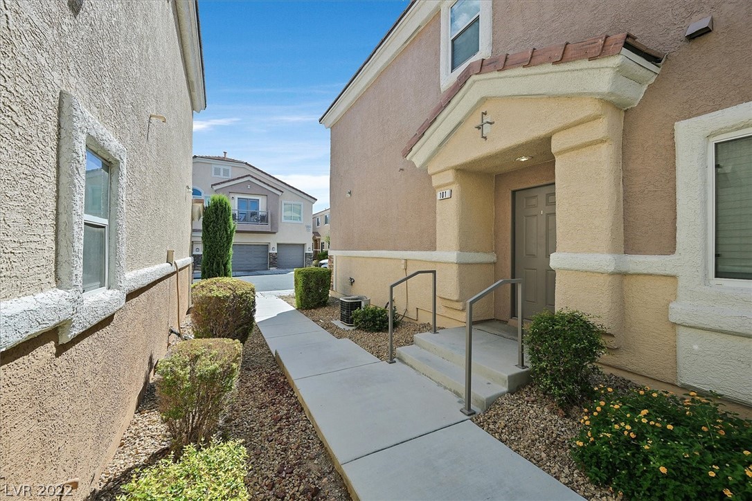 More Details about MLS # 2427789 : 8654 TRAVELING BREEZE AVENUE 101
