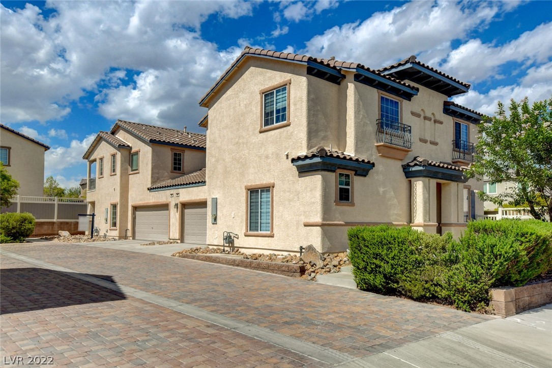 Browse active condo listings in HENDERSON