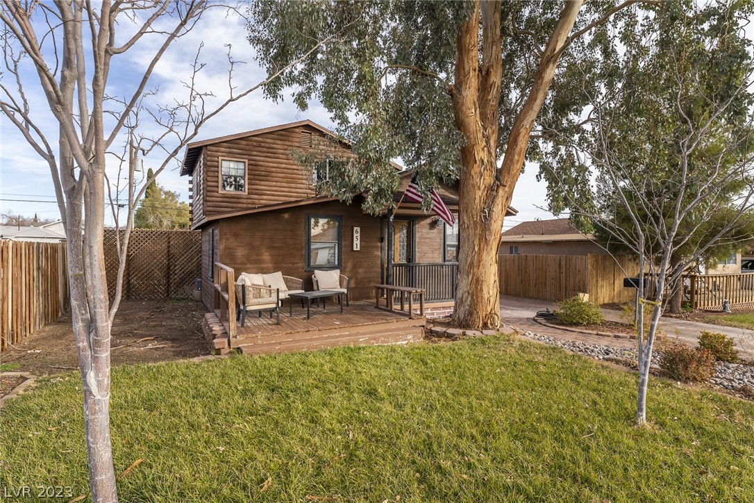 charming home located in the historical district Of Boulder City. Deep driveway with RV capabilities.