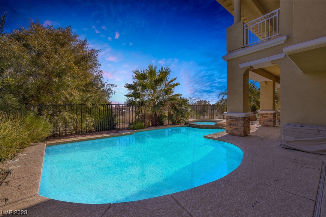 Pool/Spa and covered patio. 3D tour available through matterport!