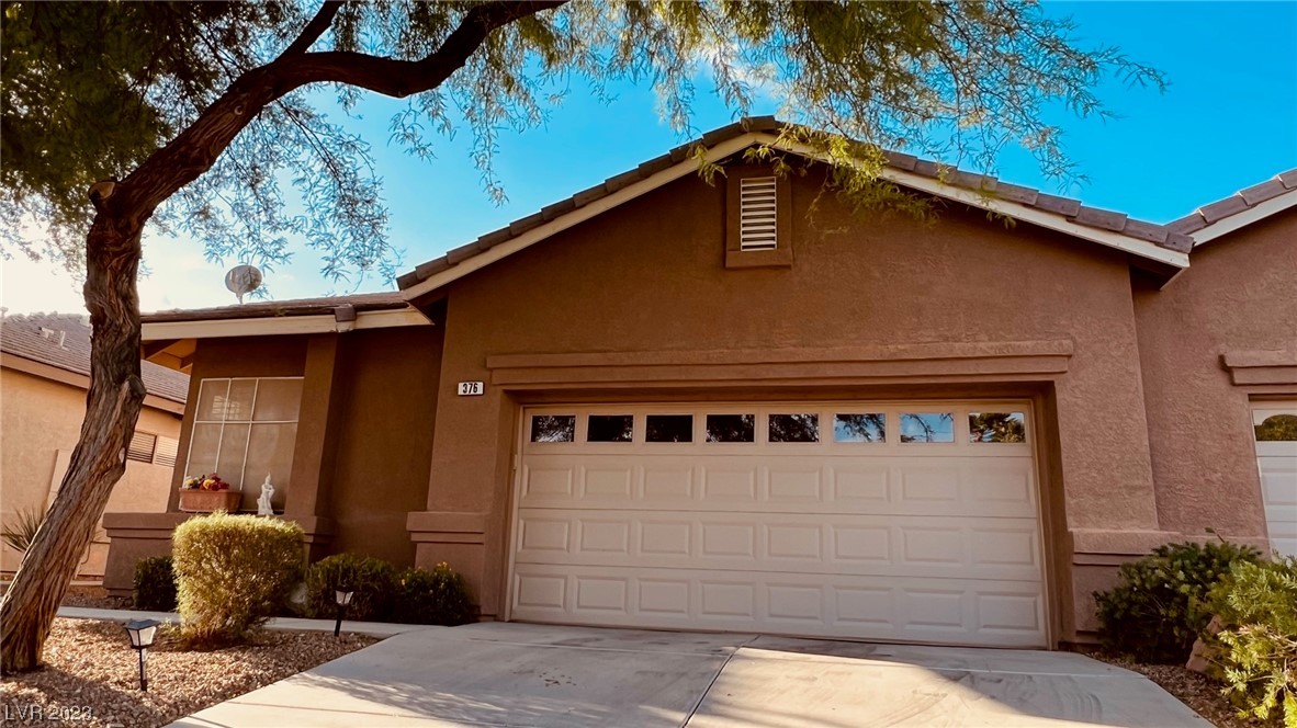 Beautiful 1 Story Town home with low HOA, 3 Beds, 2 baths. For starter , Investment or retirement home, Good size back yard and Best  location. Brand New Ac Unit installed January of 2022.