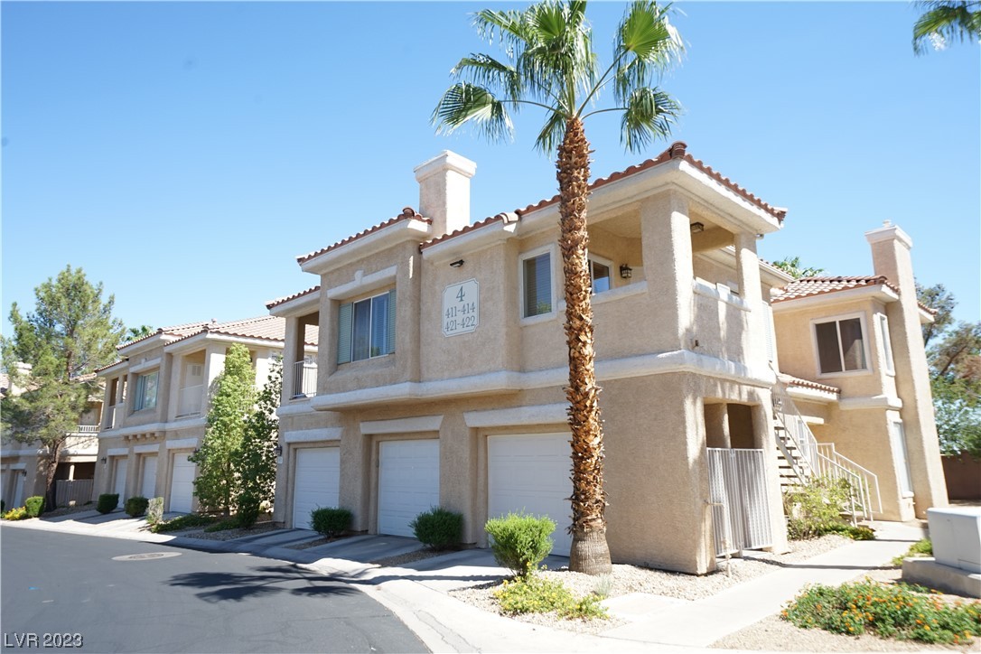 Photo of 251 S Green Valley Parkway #421, Henderson, NV 89012