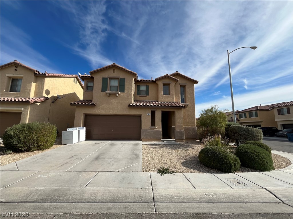 5420 PIPERS MEADOW Court, North Las Vegas, Nevada 89031, 3 Bedrooms Bedrooms, 8 Rooms Rooms,3 BathroomsBathrooms,Residential Lease,For Rent,5420 PIPERS MEADOW Court,2545048