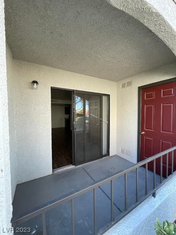 950 Seven Hills Drive 411, Henderson, Nevada 89052, 3 Bedrooms Bedrooms, 6 Rooms Rooms,2 BathroomsBathrooms,Residential Lease,For Rent,950 Seven Hills Drive 411,2548701