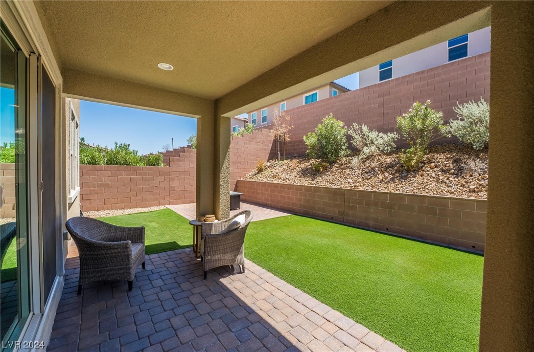 11 Parco Fiore Court, Henderson, Nevada 89011, 4 Bedrooms Bedrooms, 8 Rooms Rooms,4 BathroomsBathrooms,Residential,For Sale,11 Parco Fiore Court,2549927
