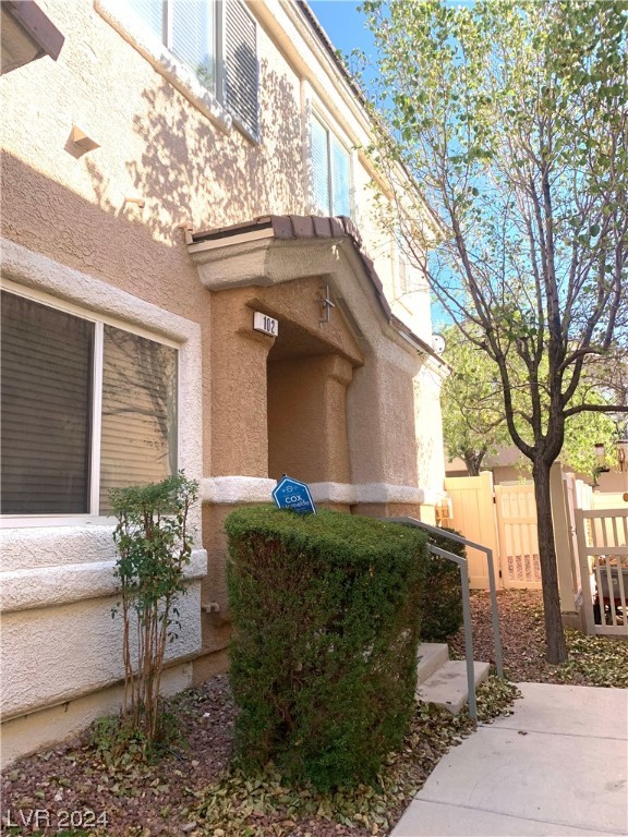 1147 Grass Pond Place 2, Henderson, Nevada 89002, 3 Bedrooms Bedrooms, 5 Rooms Rooms,3 BathroomsBathrooms,Residential,For Sale,1147 Grass Pond Place 2,2550885