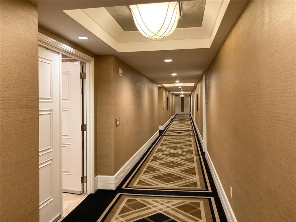 2000 FASHION SHOW Drive 5717, Las Vegas, Nevada 89109, 5 Rooms Rooms,1 BathroomBathrooms,High Rise,For Sale,2000 FASHION SHOW Drive 5717,1323367