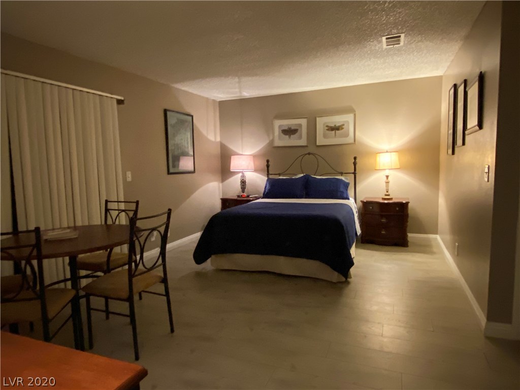 3303 FAIRVIEW Lane, Las Vegas, Nevada 89121, 3 Bedrooms Bedrooms, 4 Rooms Rooms,3 BathroomsBathrooms,Residential Lease,For Rent,3303 FAIRVIEW Lane,1944291